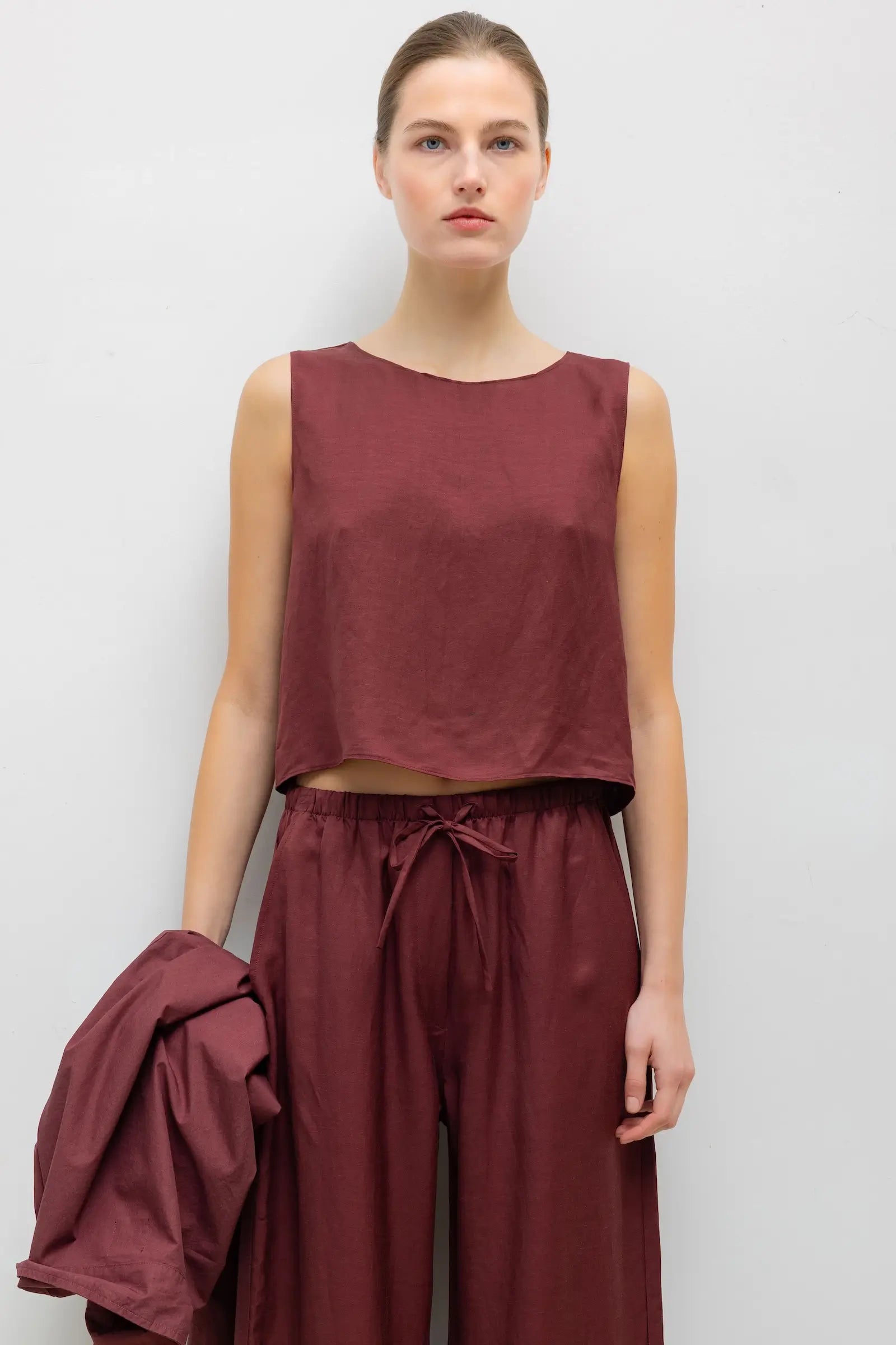Daniel Crop Sleeveless Crew
