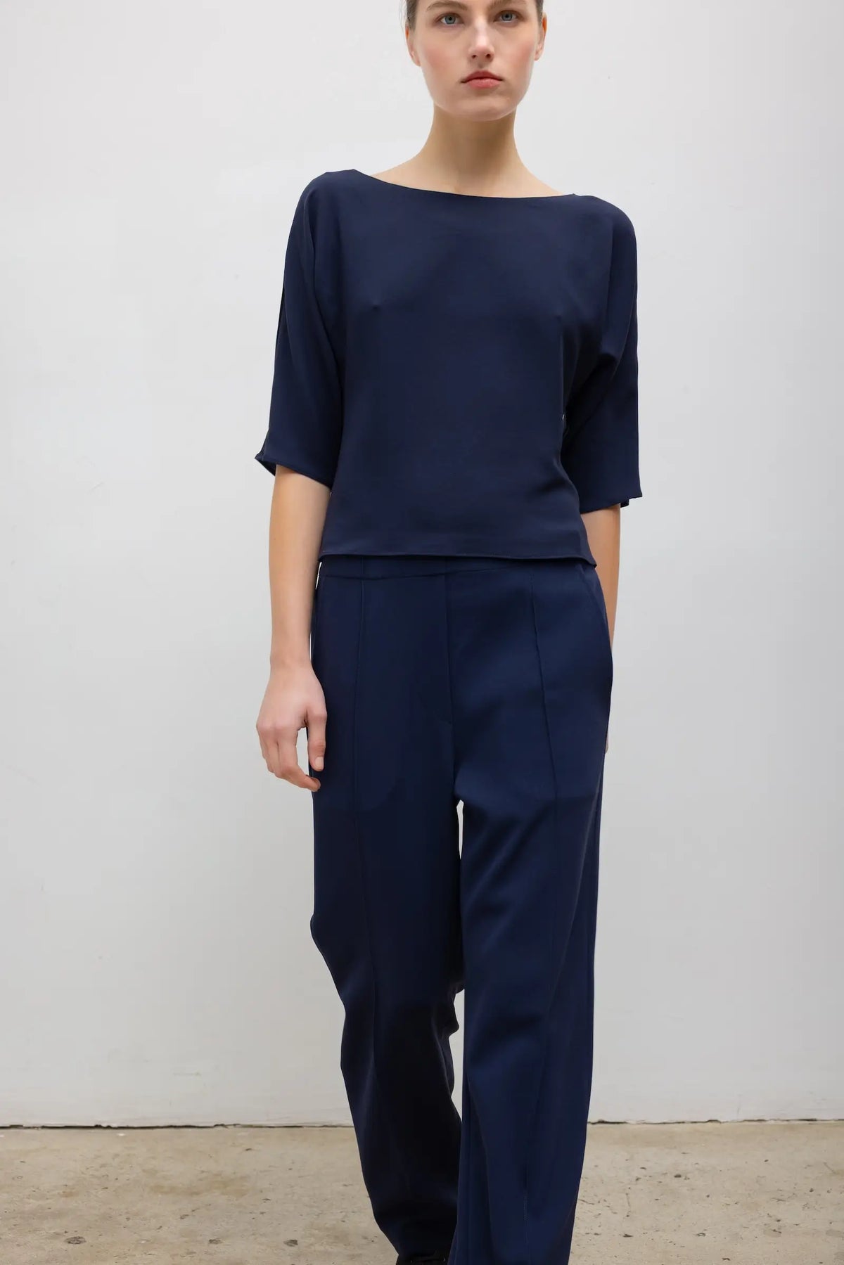 Ari Short Sleeve Dolman Top - Midnight - Image 5