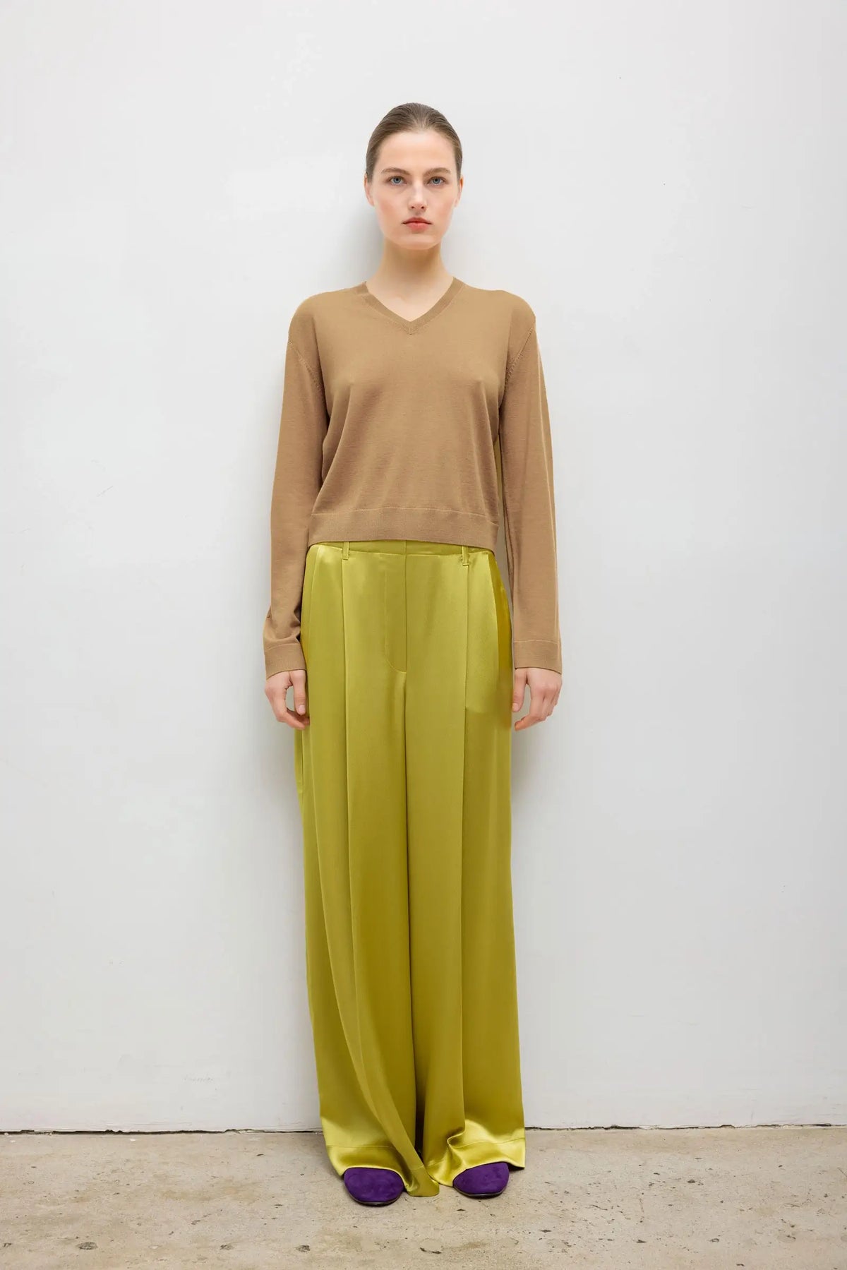 James Classic V Neck - Camel - Image 3