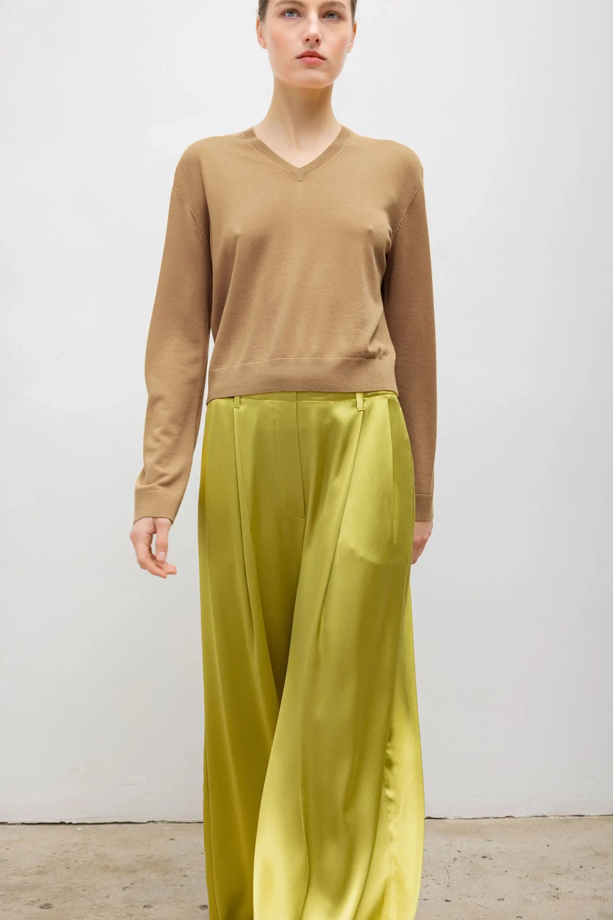 James Classic V Neck - Camel - Image 5