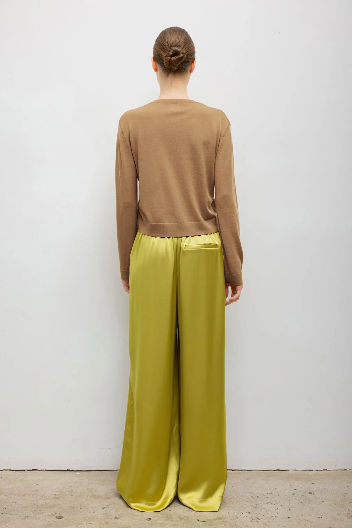 James Classic V Neck - Camel - Image 7