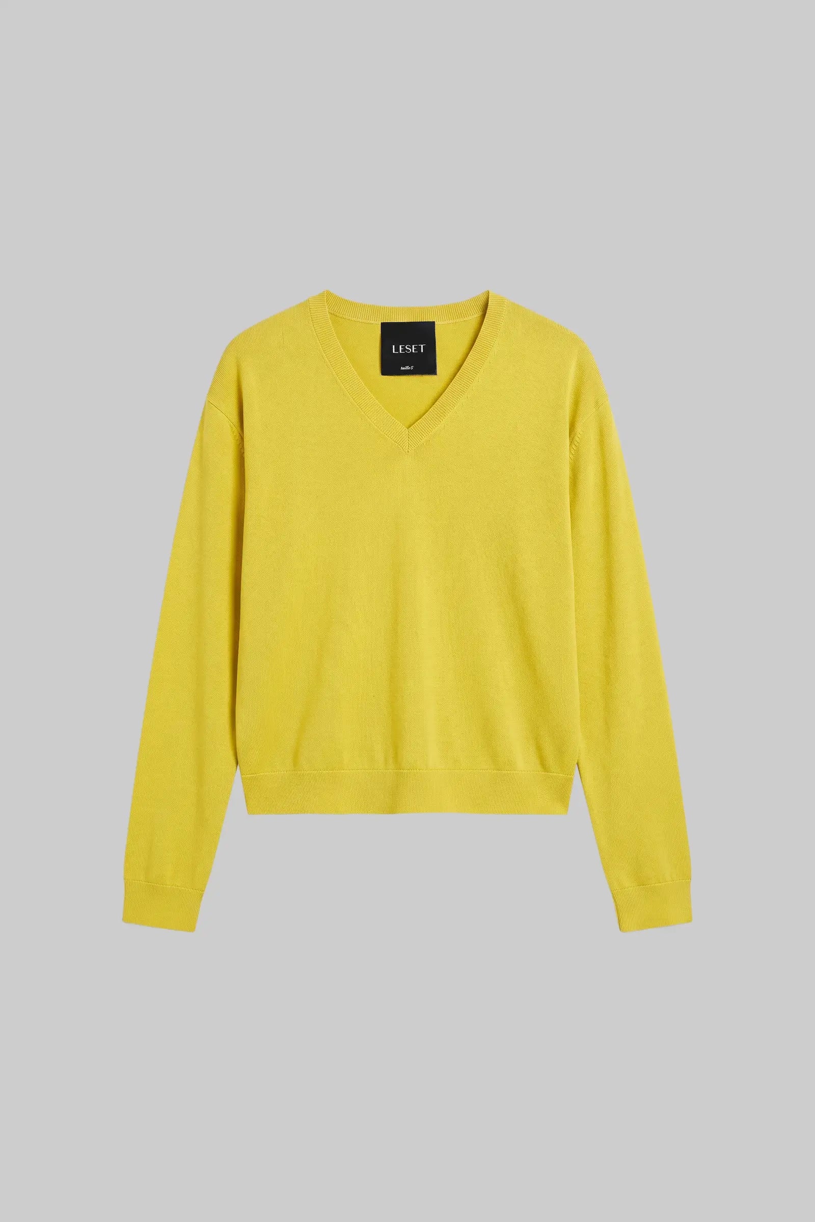 James Classic V Neck-2