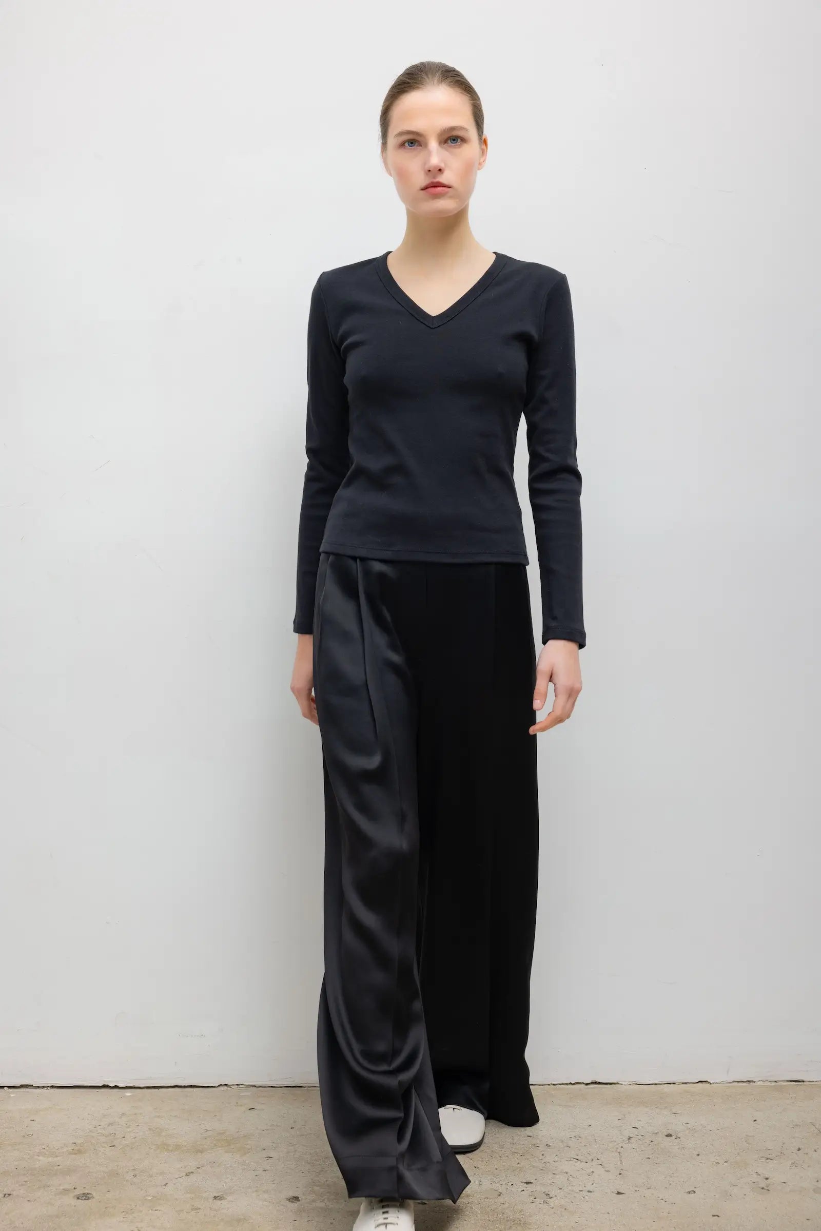 Nando Slim Long Sleeve V Neck