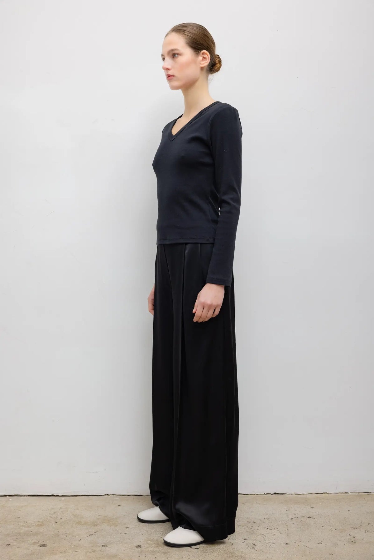 Nando Slim Long Sleeve V Neck - Black - Image 5