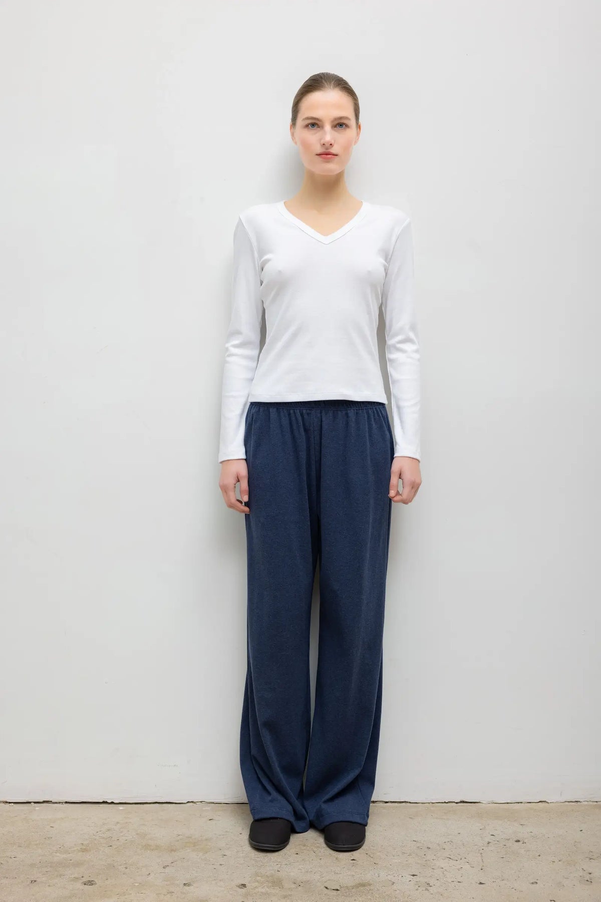 Nando Slim Long Sleeve V Neck - White - Image 3
