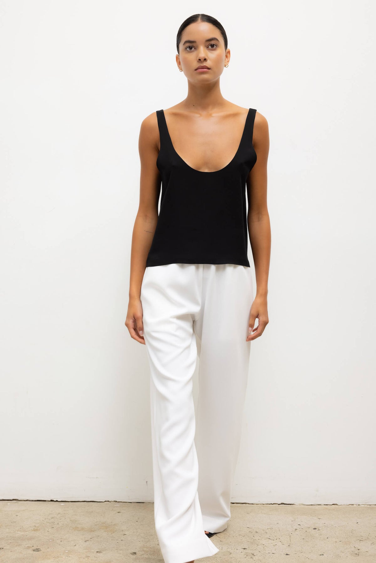 Ari Scoop Tank - Black - Image 4