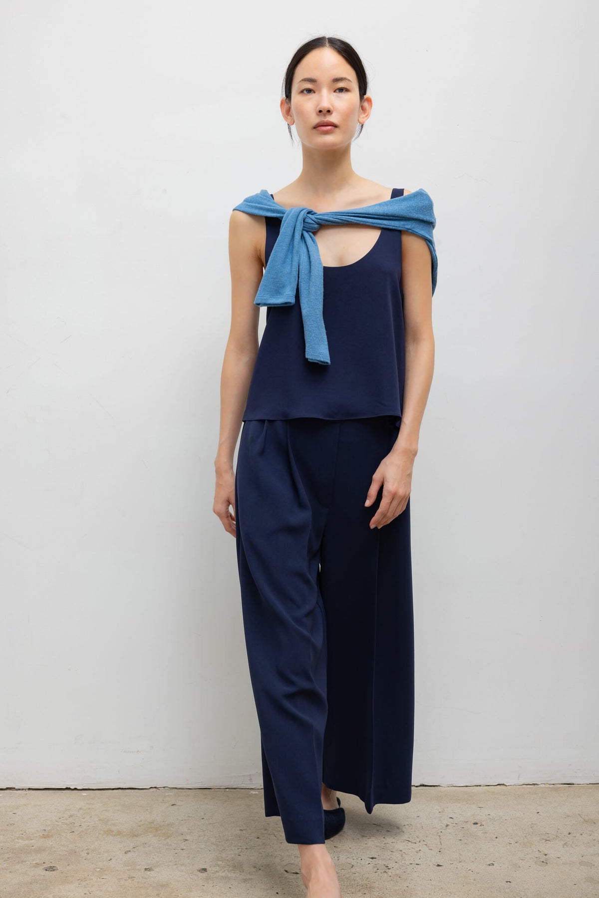 Arielle Crop Wide Leg Trouser - Midnight - Image 3