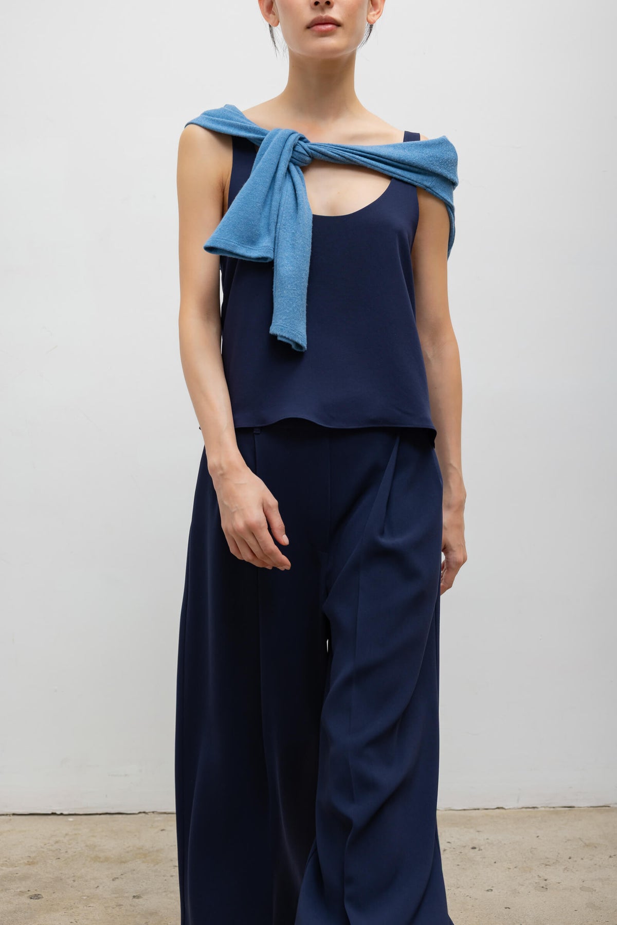 Arielle Crop Wide Leg Trouser - Midnight - Image 4