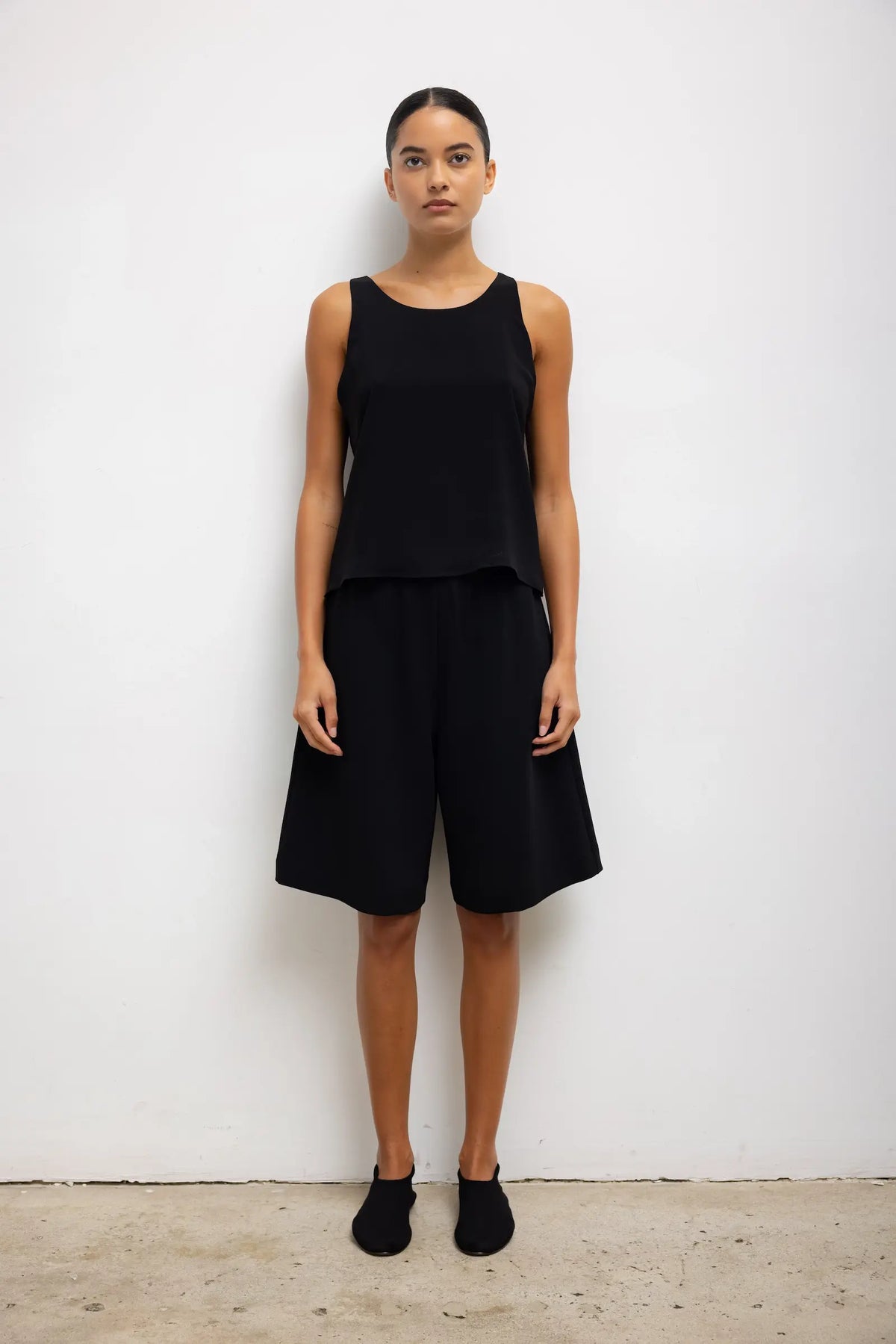 Ari High Neck Tank II - Black - Image 2