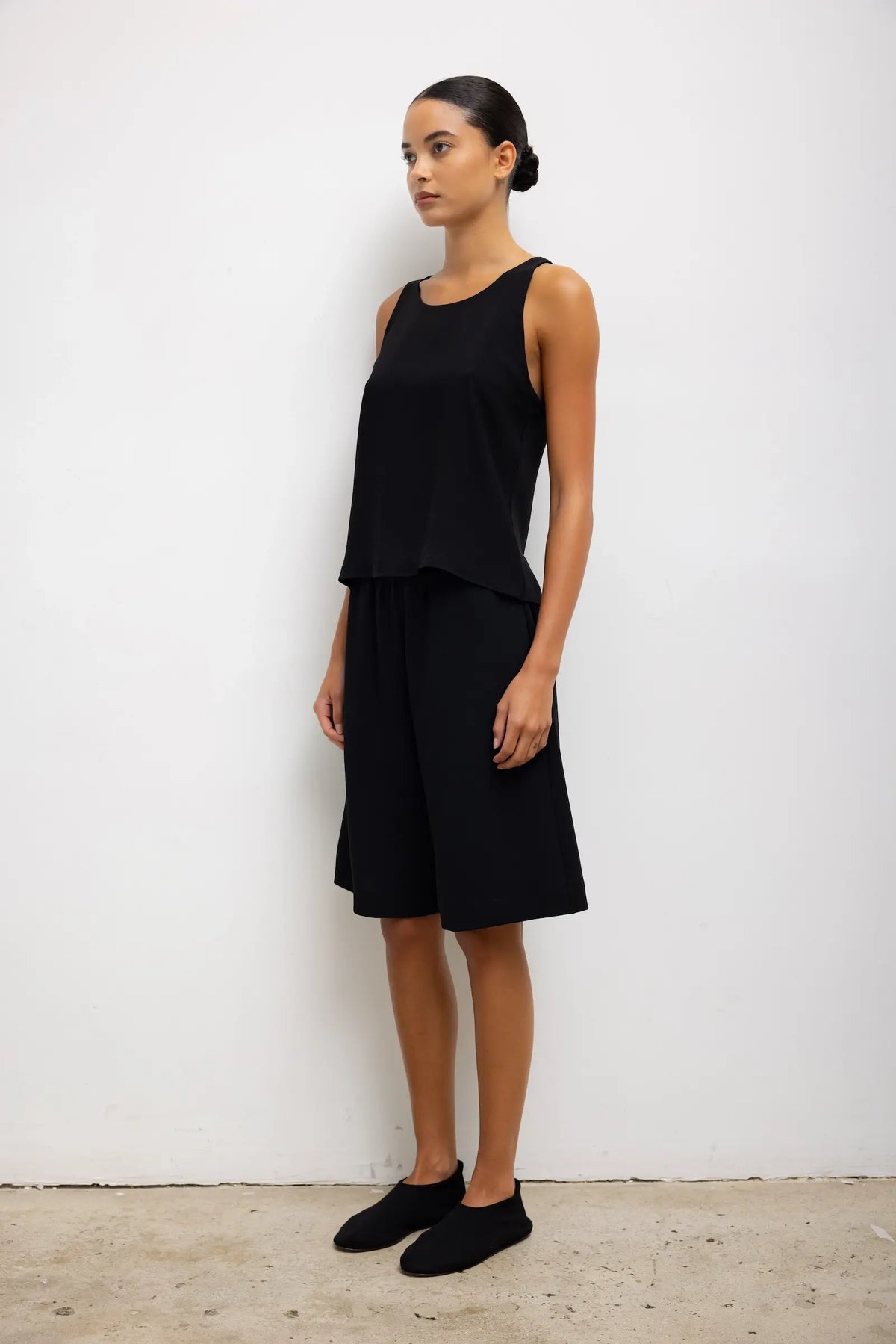 Ari High Neck Tank II - Black - Image 5
