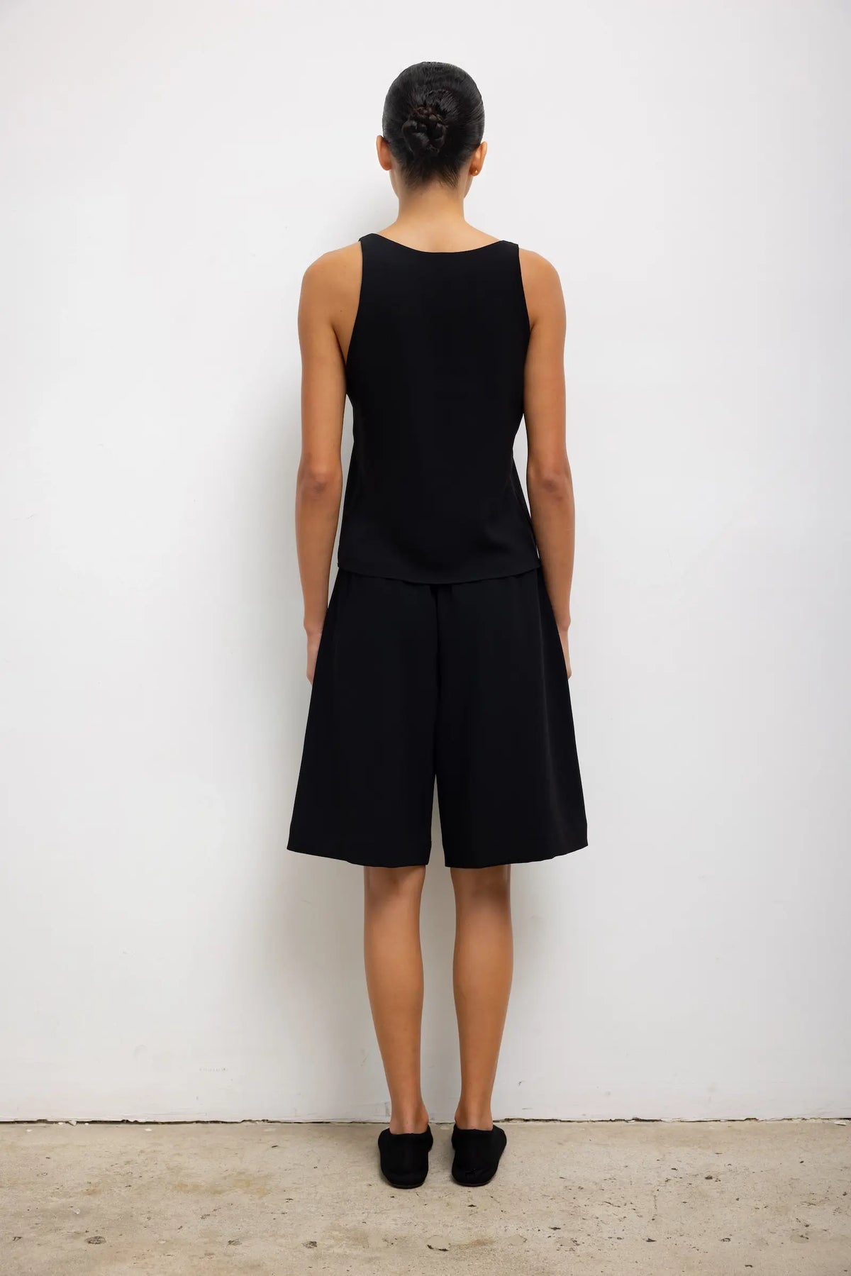 Ari High Neck Tank II - Black - Image 6