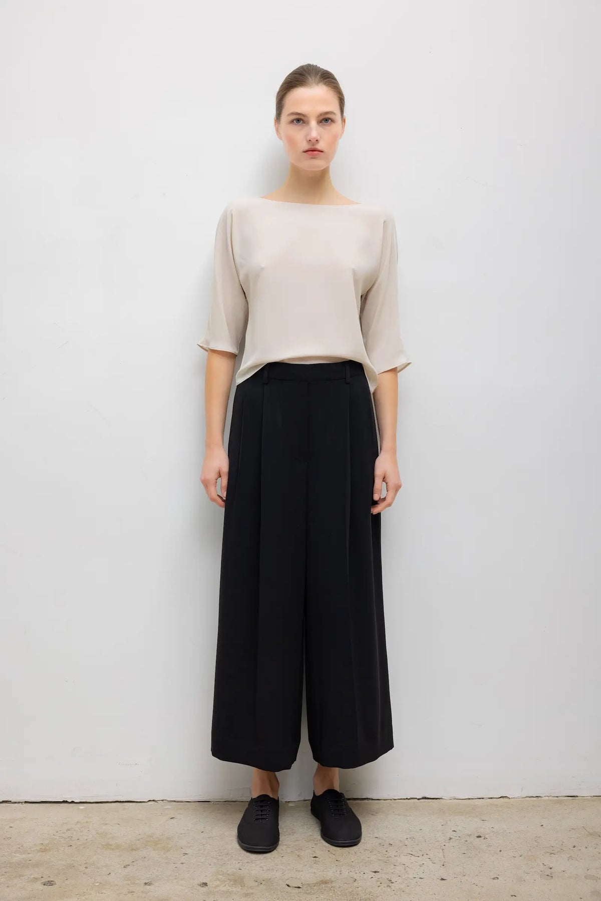 Ari Short Sleeve Dolman Top - Moon - Image 3