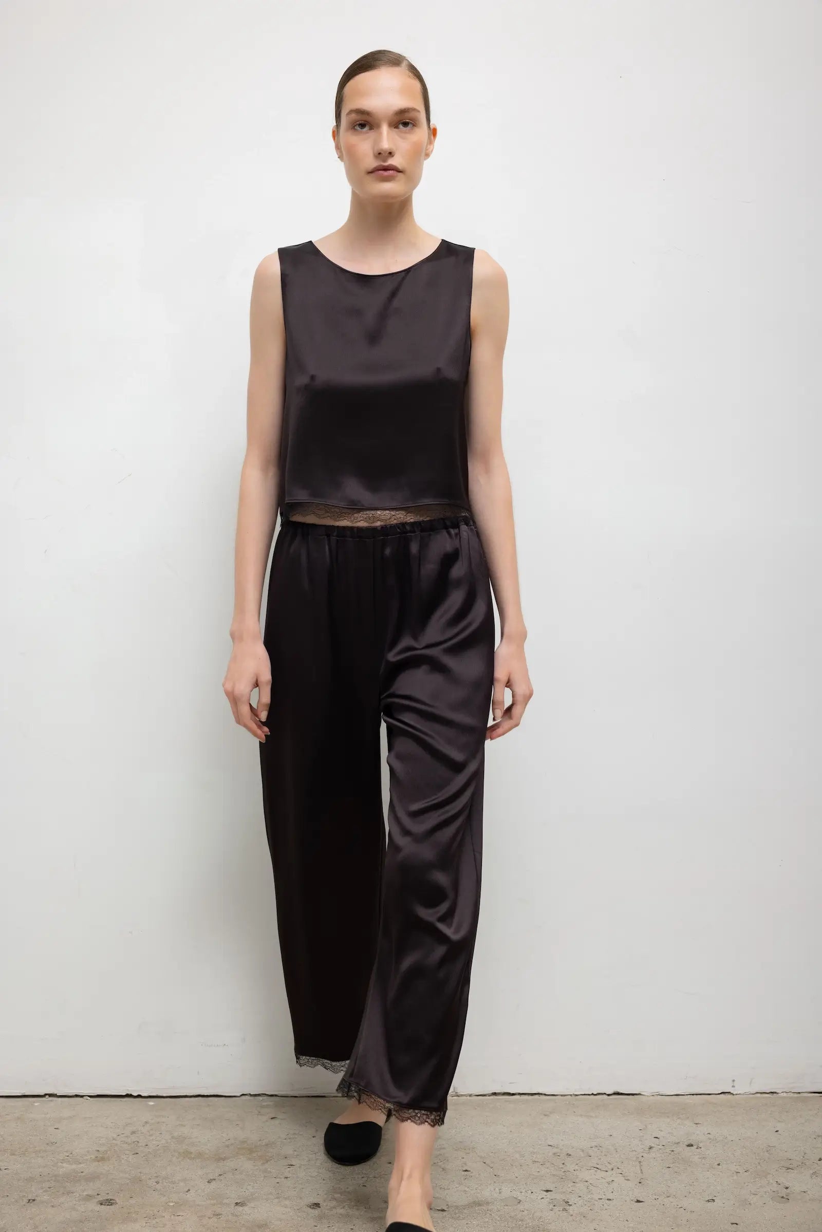 Barb Lace Crop Pant