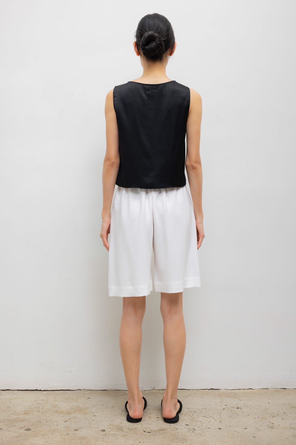 Barb V Neck Shell - Black - Image 6
