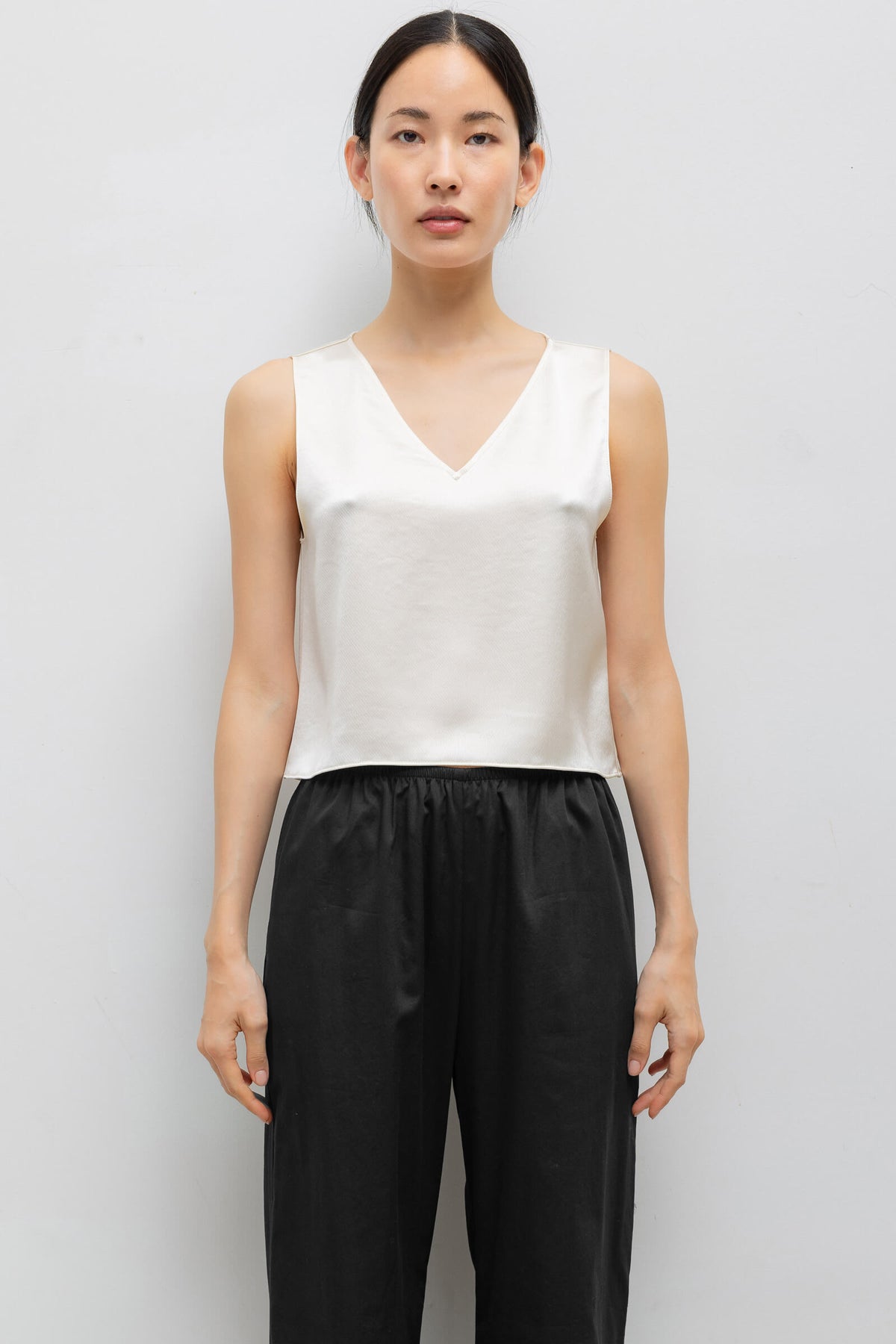 Barb V Neck Shell - Creme - Image 1