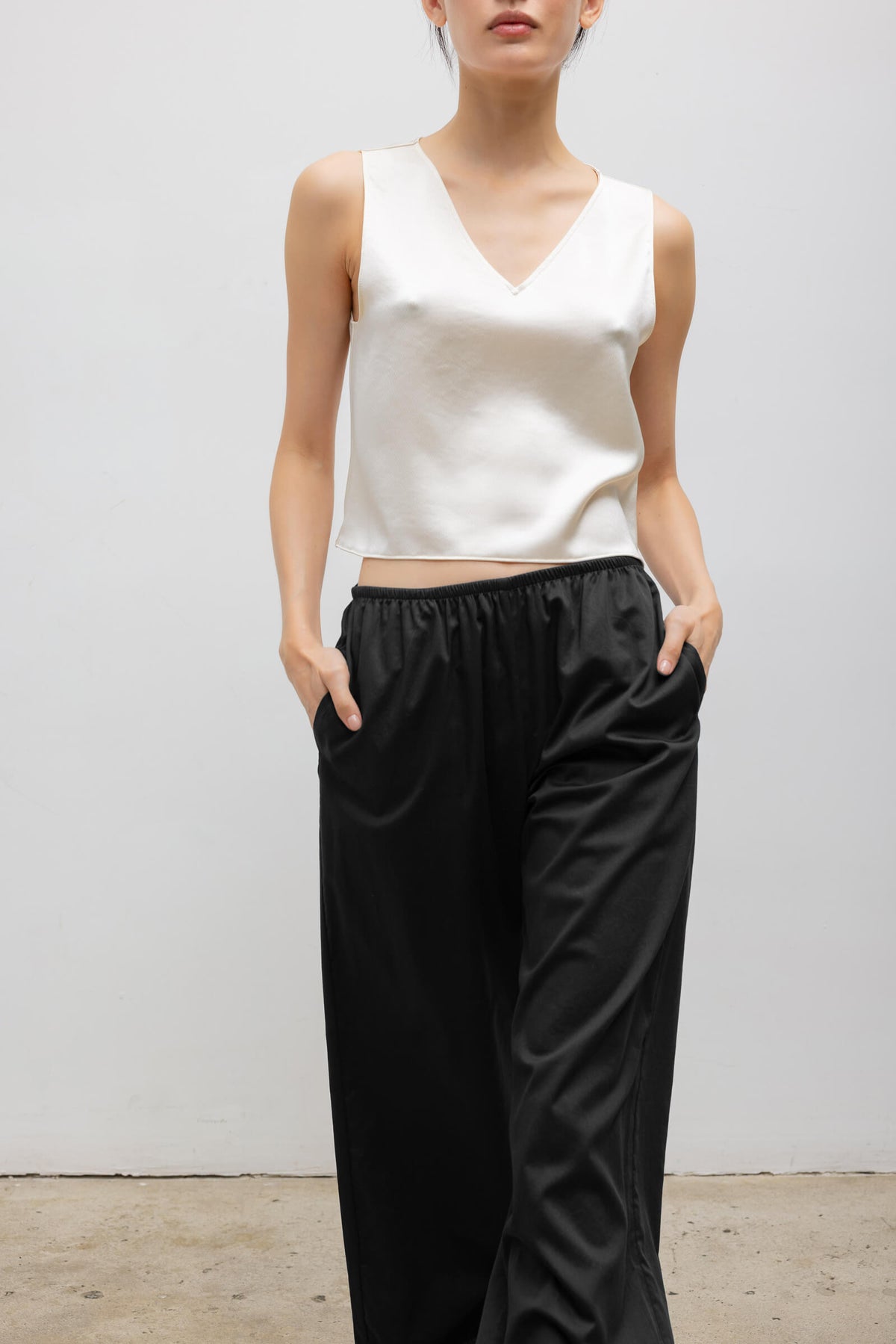 Barb V Neck Shell - Creme - Image 5