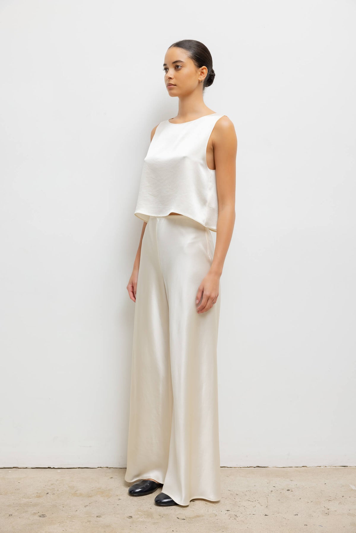 Barb Crop Sleeveless Crew - Creme - Image 4