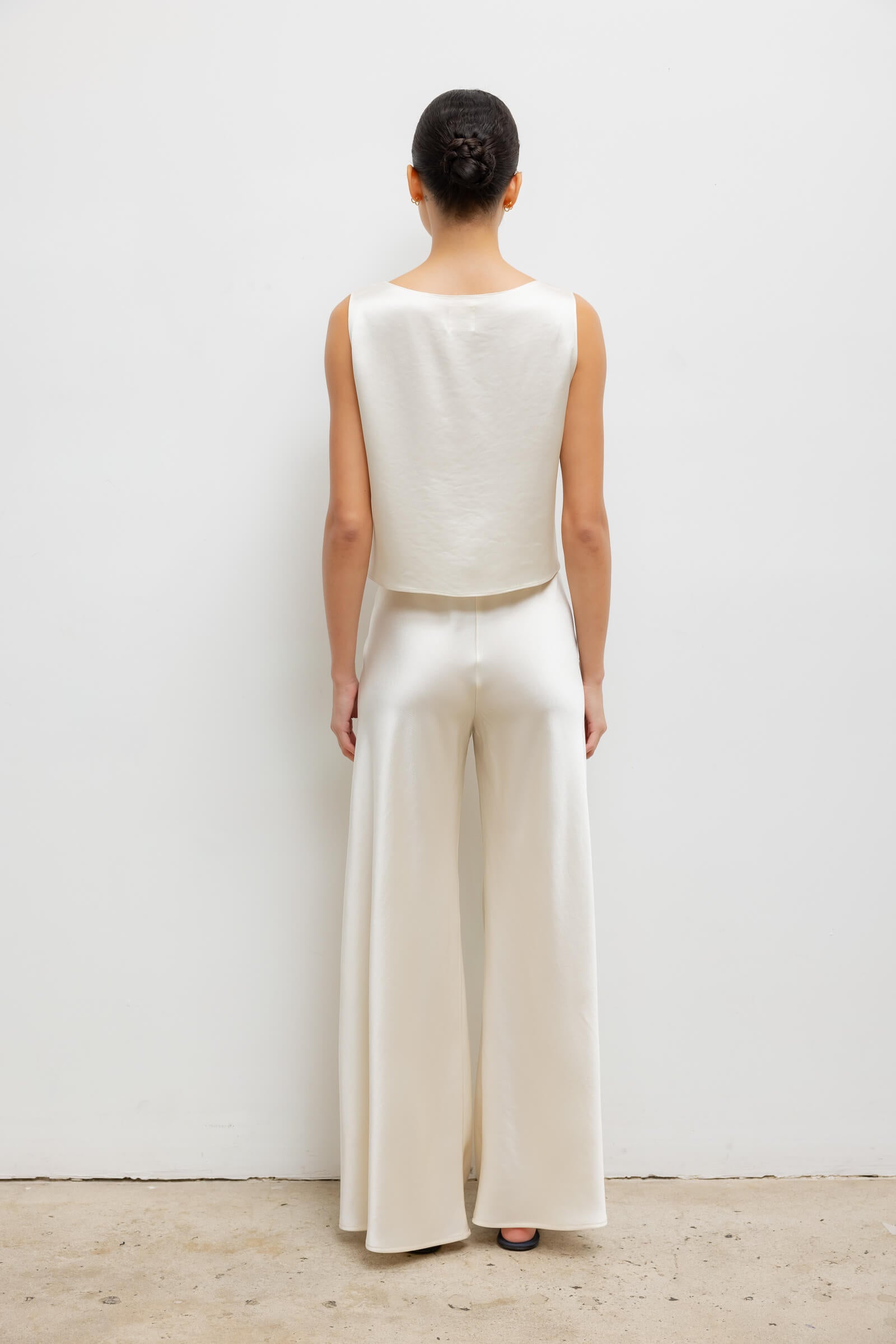 Barb Crop Sleeveless Crew