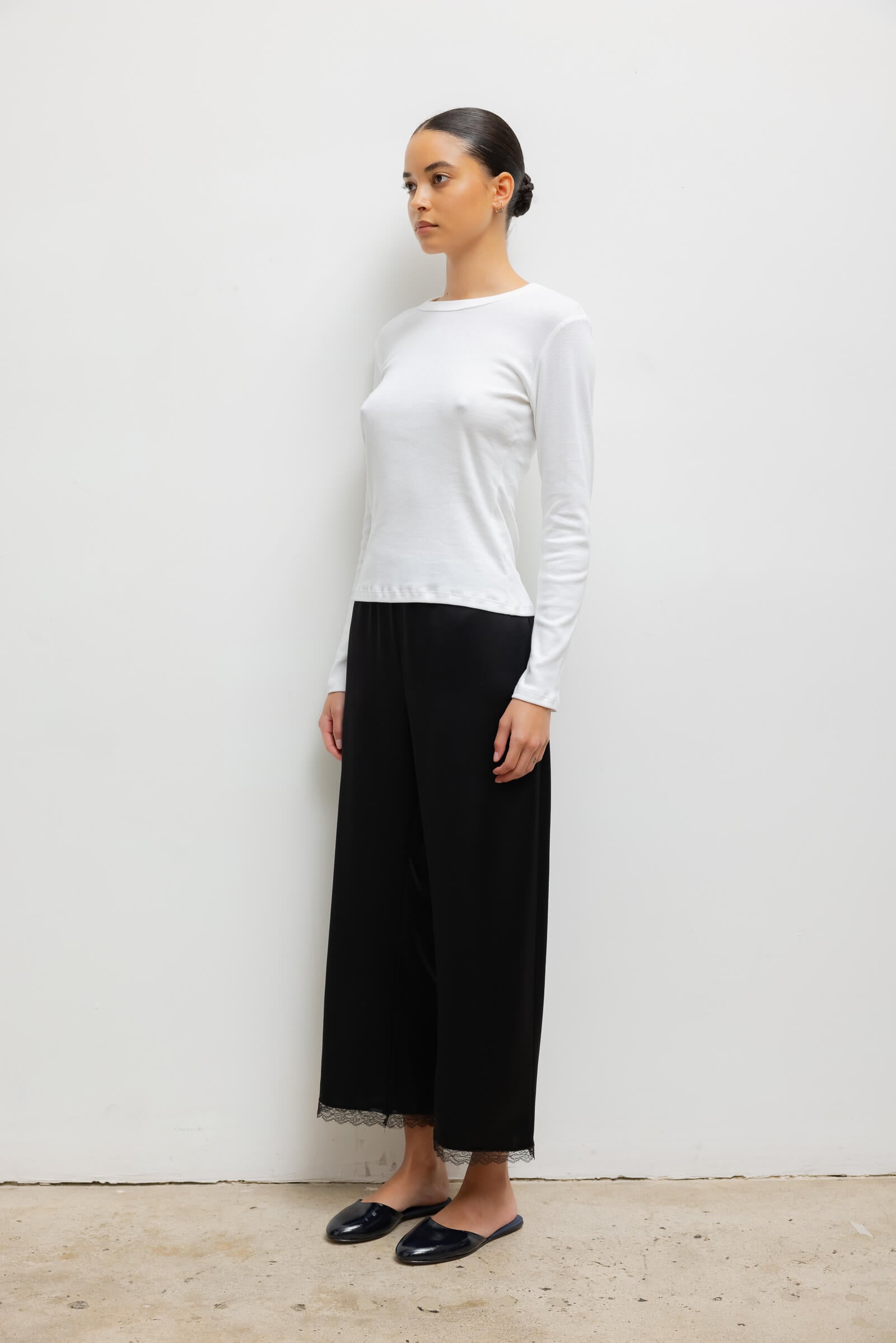 Barb Lace Crop Pant