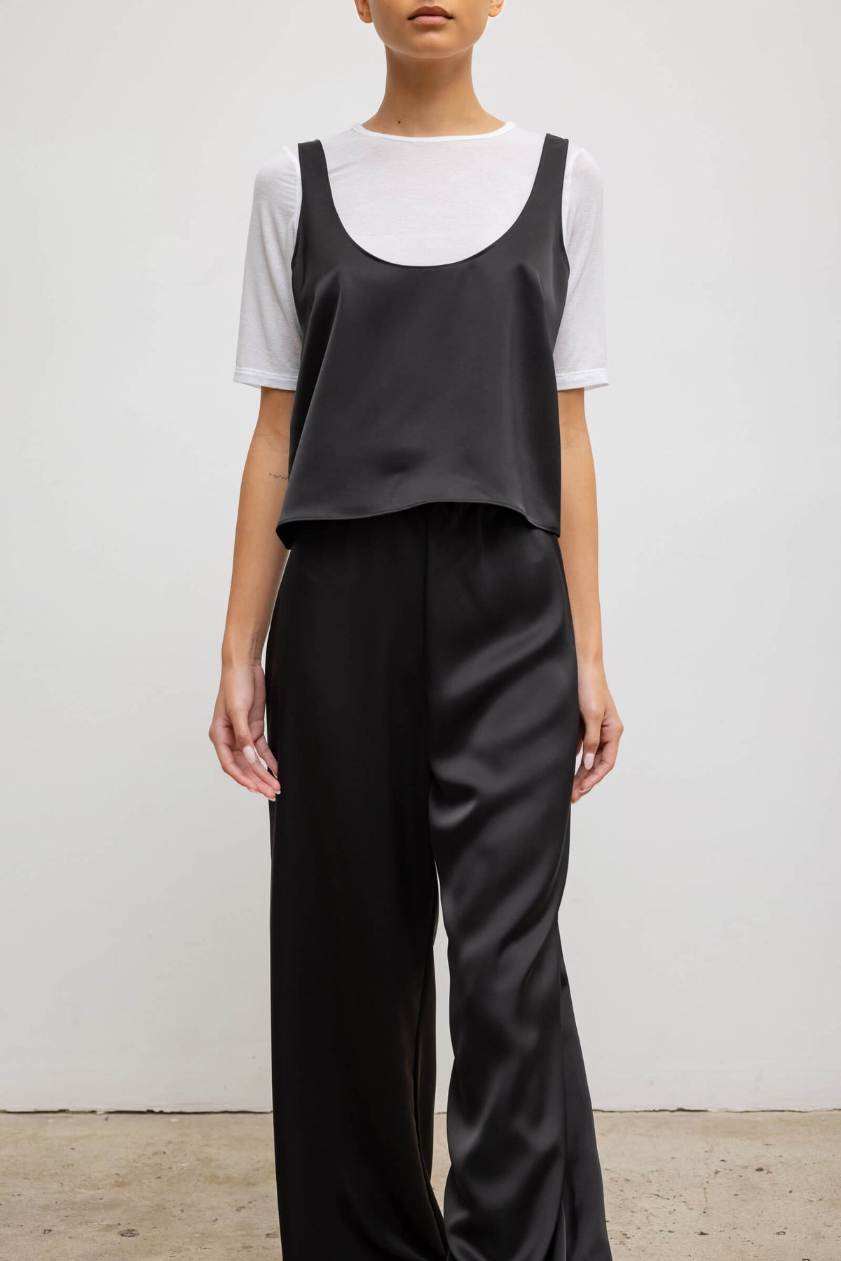 Barb Scoop Tank - Black - Image 5