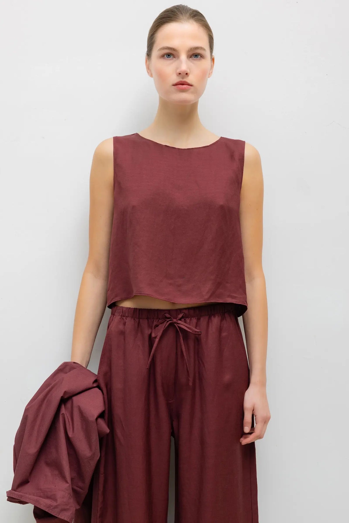 Daniel Crop Sleeveless Crew - Pinot - Image 1