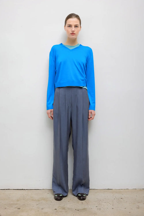 James Classic V Neck - LESET Blue - Image 3