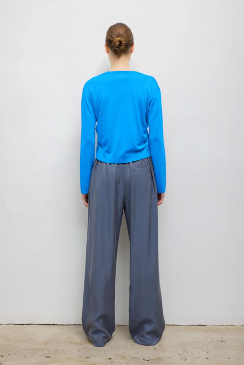 James Classic V Neck - LESET Blue - Image 6
