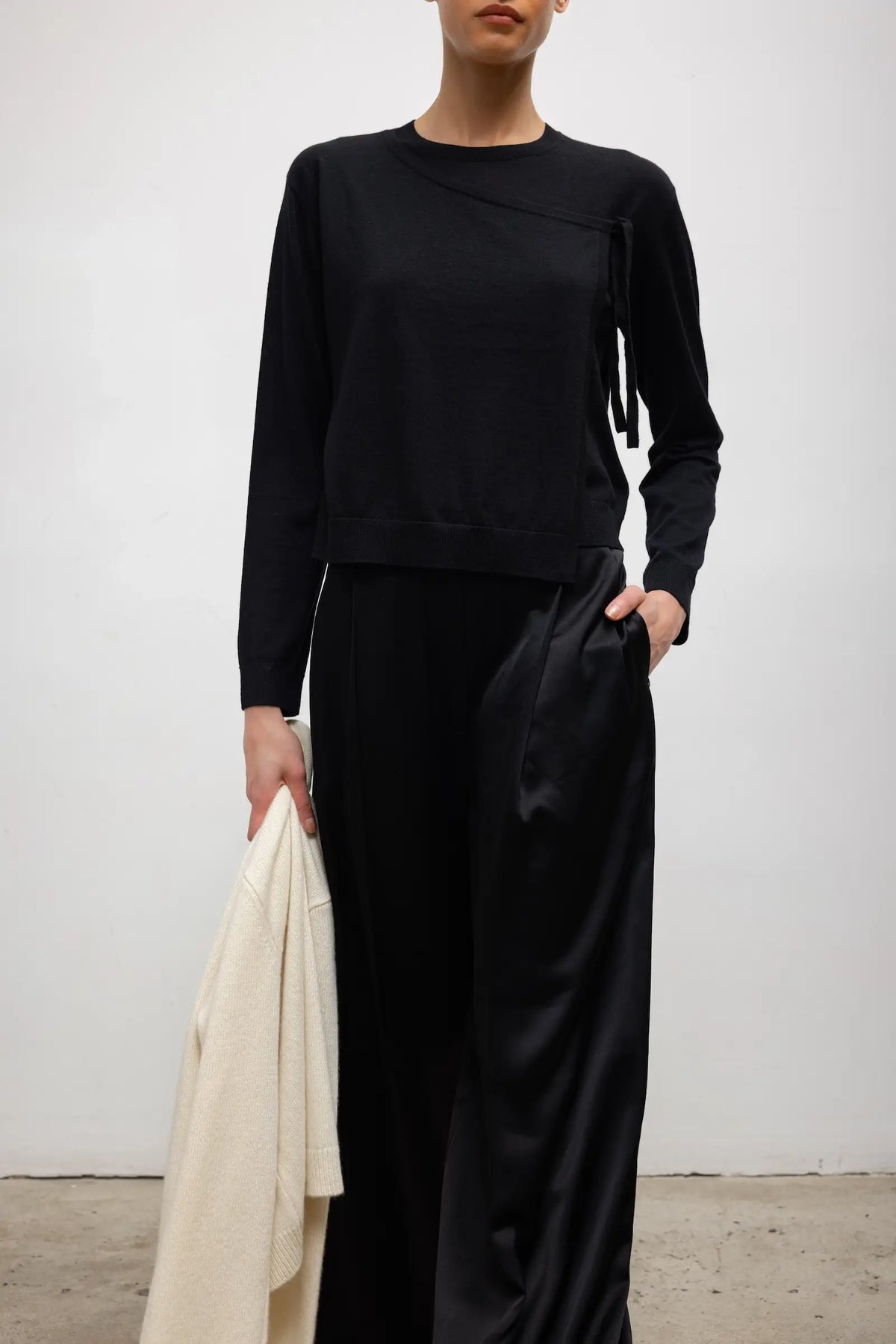 James Tie Crewneck - Black - Image 5