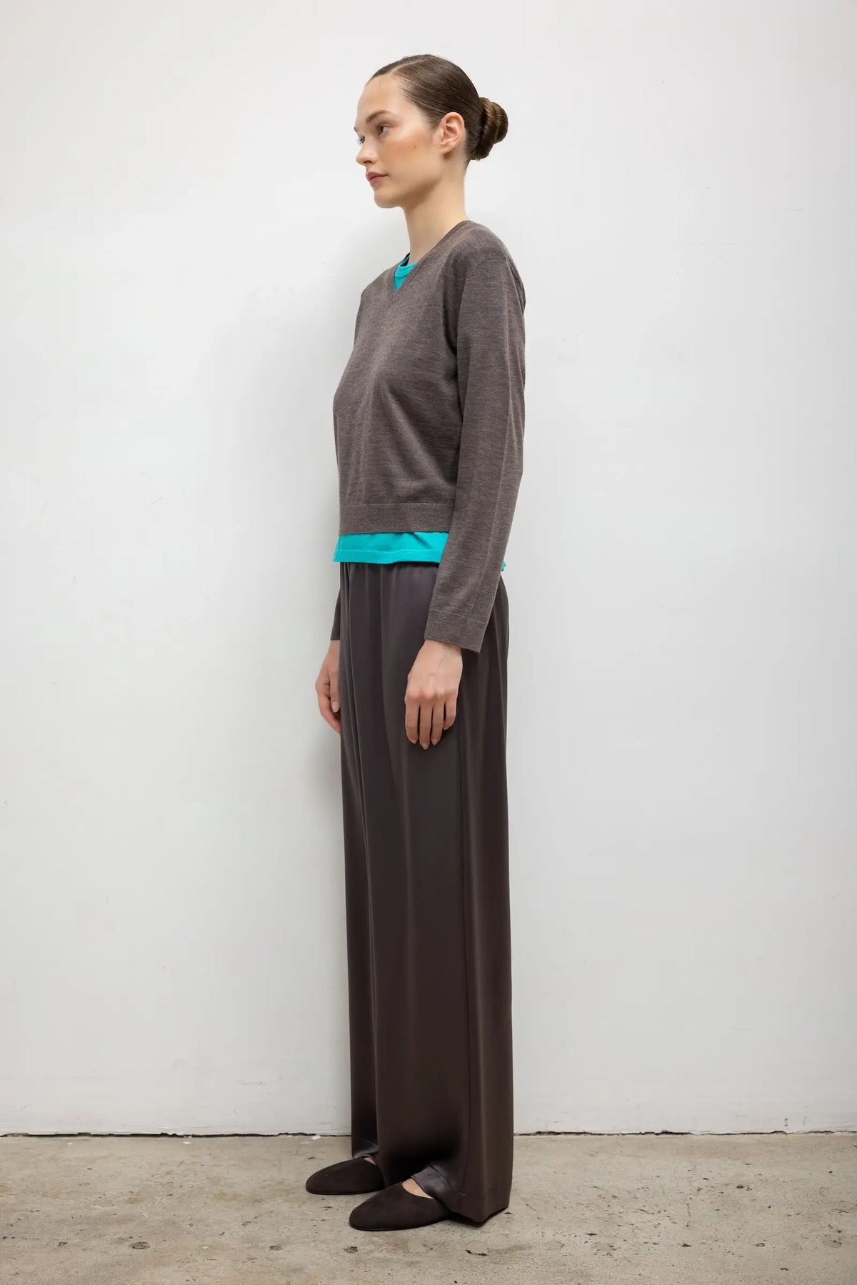 James Classic V Neck - Chocolate Melange - Image 6