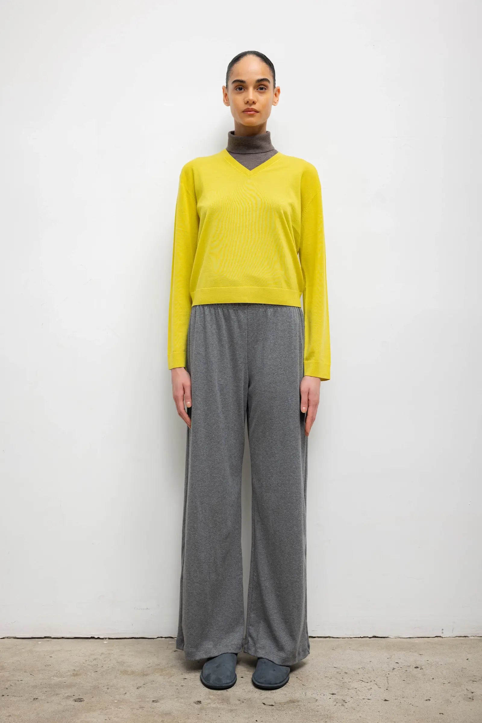 James Classic V Neck - Citron - Image 3