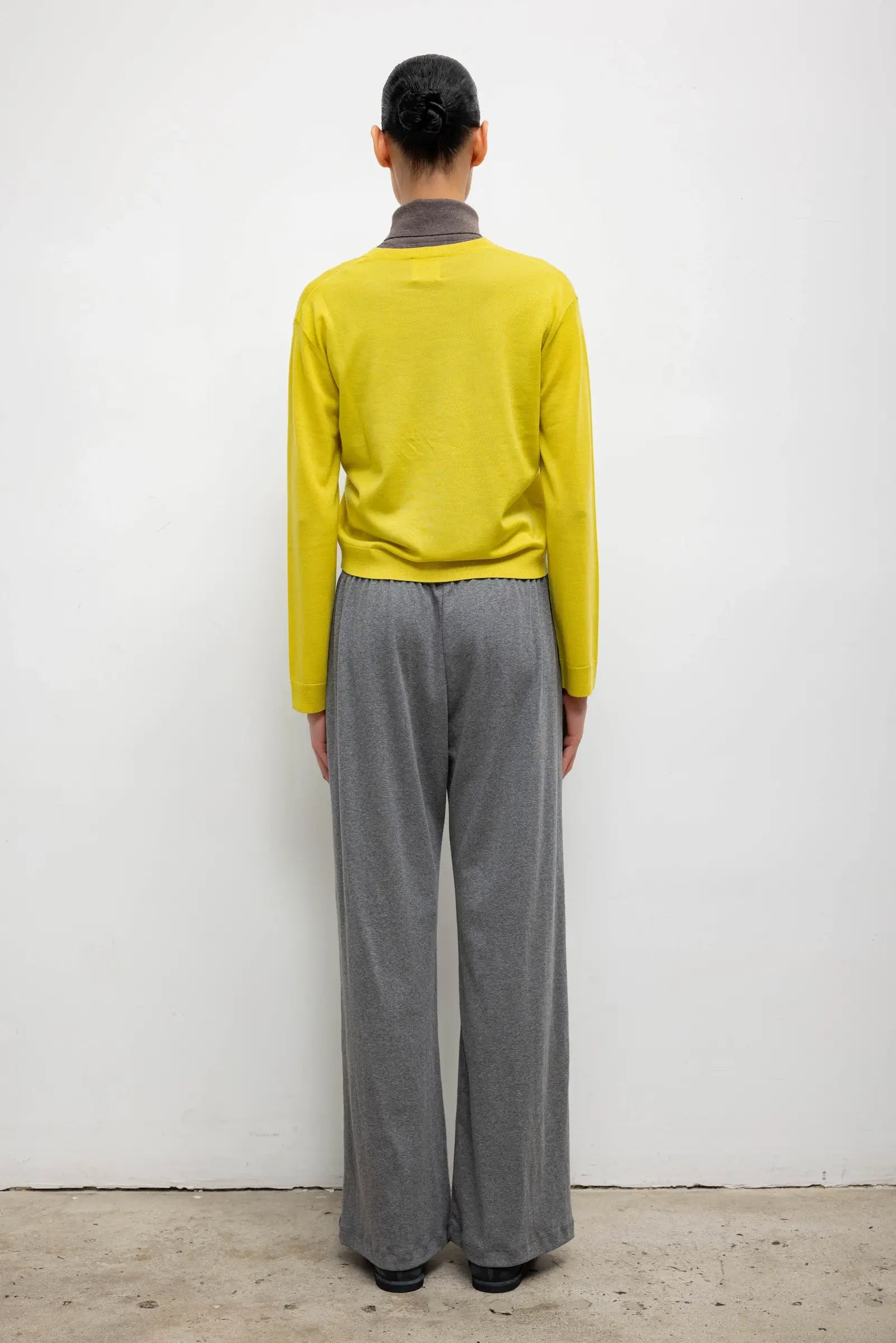 James Classic V Neck - Citron - Image 7