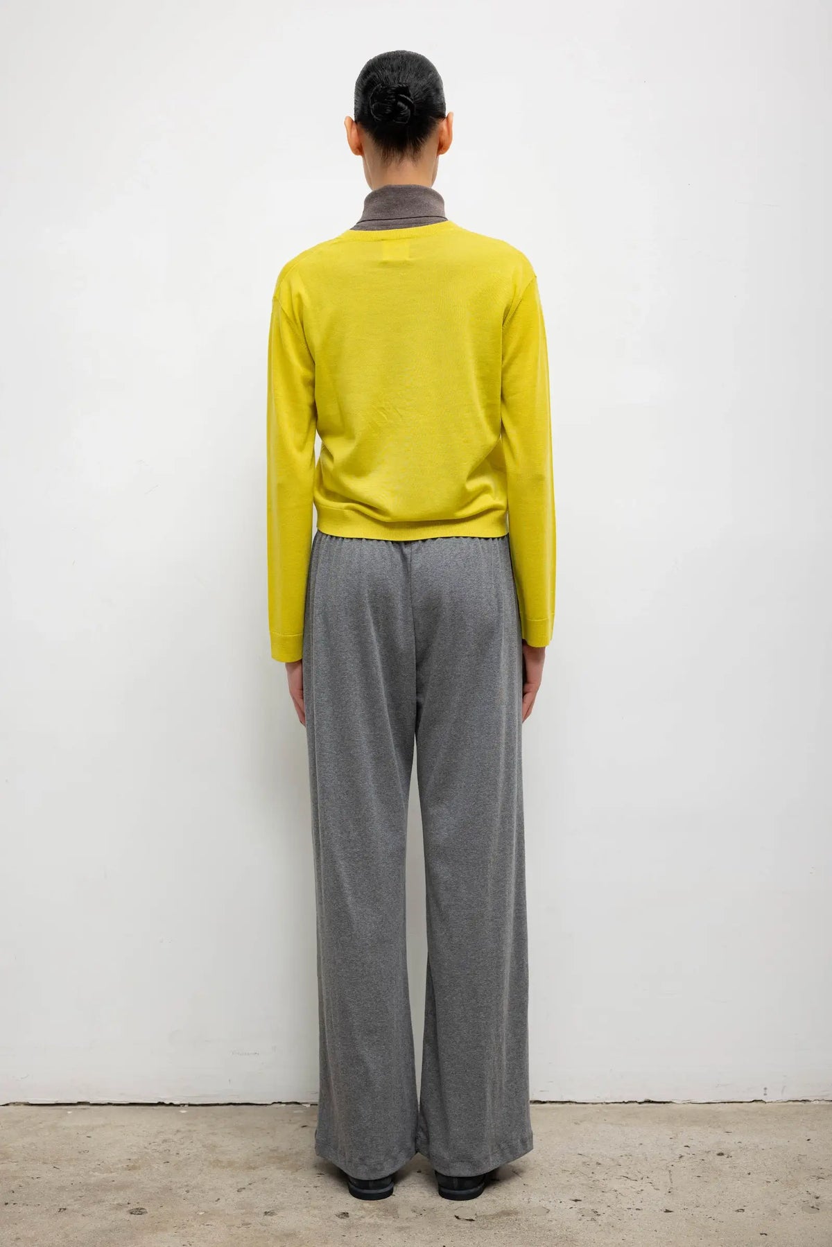 James Classic V Neck - Citron - Image 7