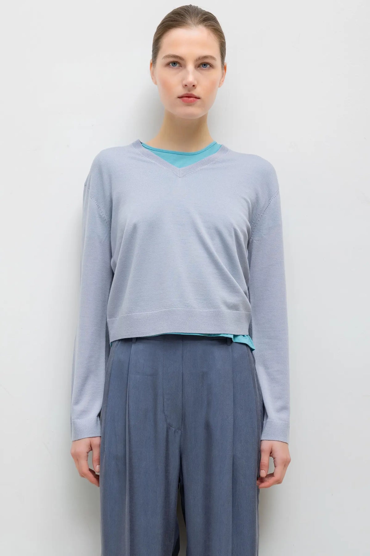 James Classic V Neck - Haze - Image 1