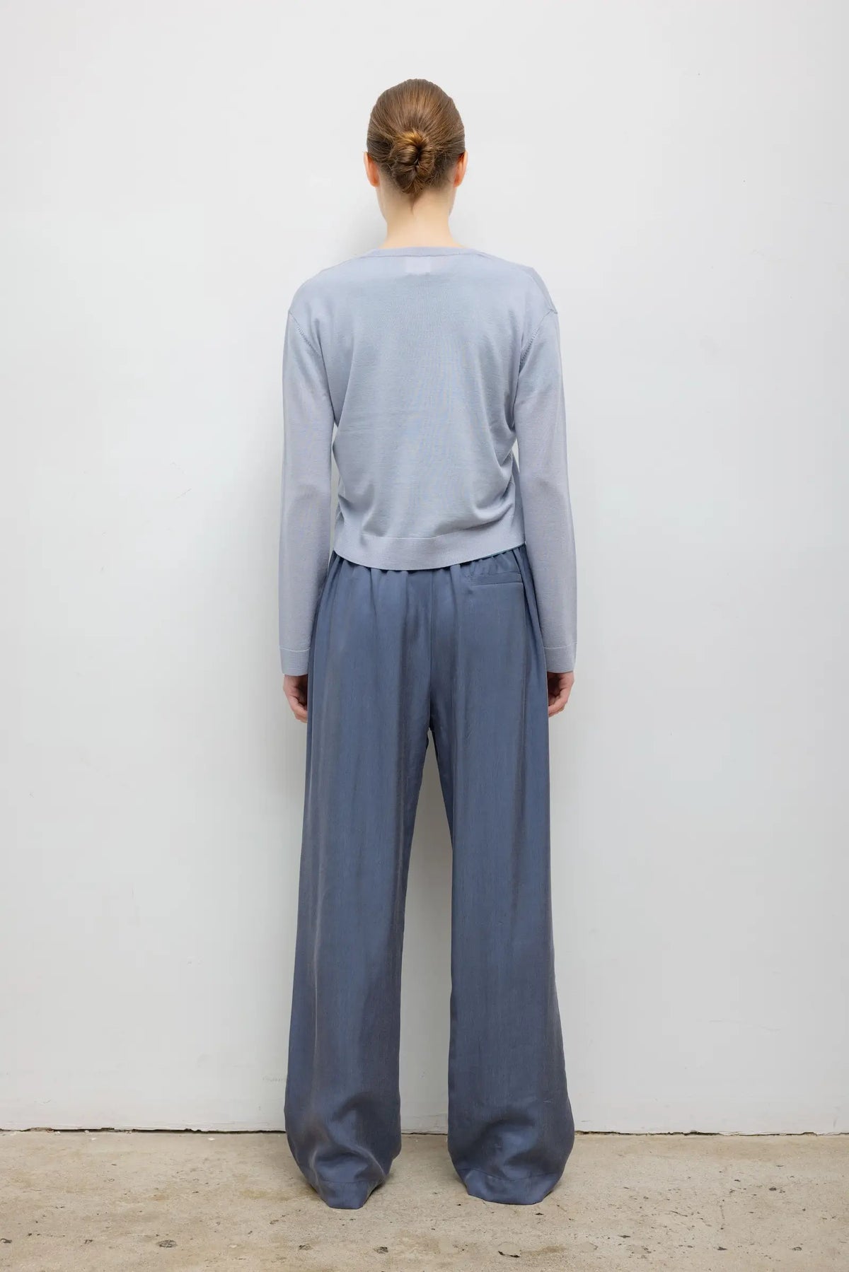 James Classic V Neck - Haze - Image 6
