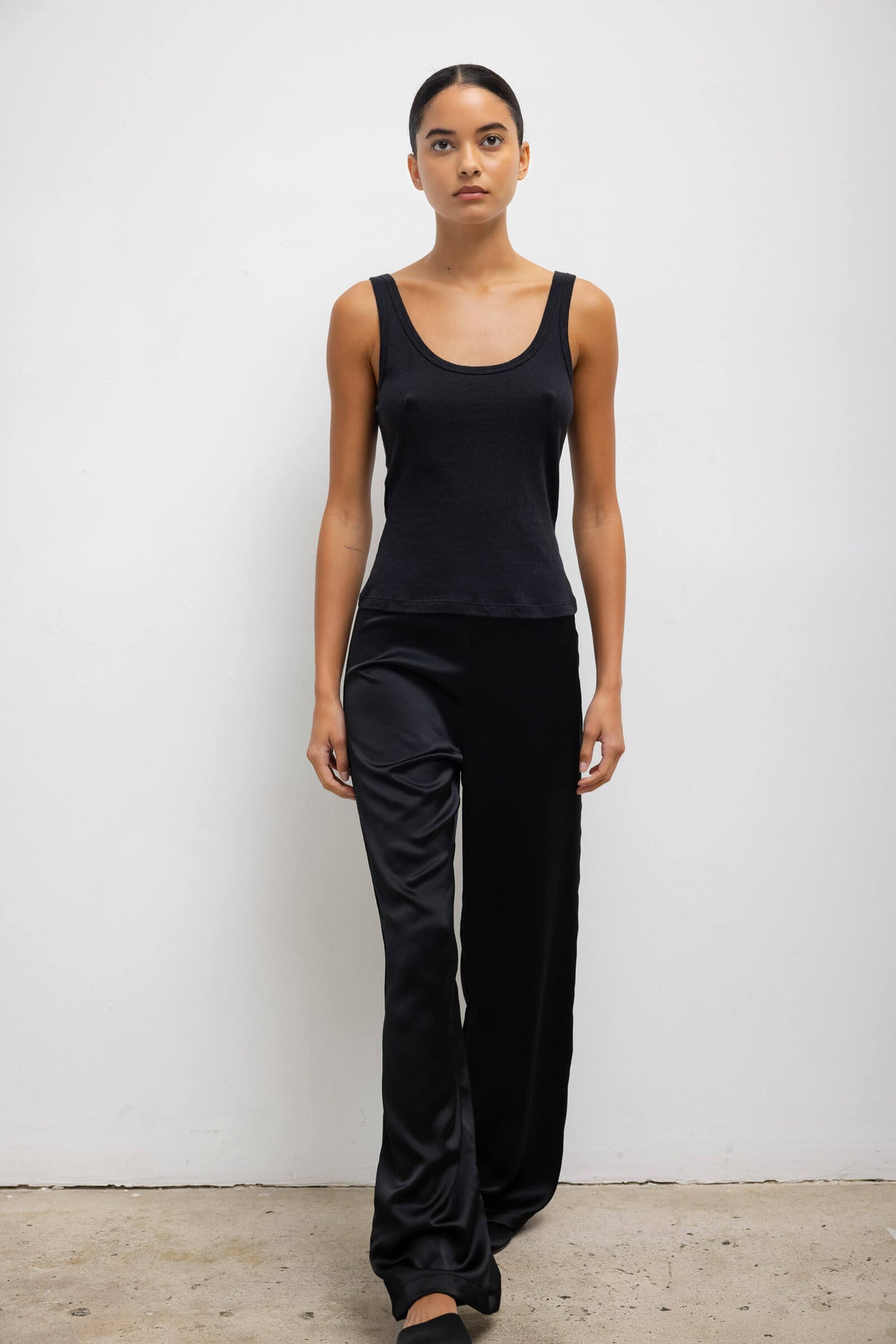 Laura Scoop Neck Tank - Black - Image 4