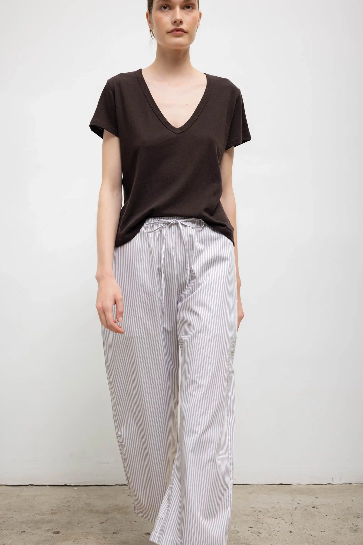 Laura V Neck Tee - Chocolate - Image 4