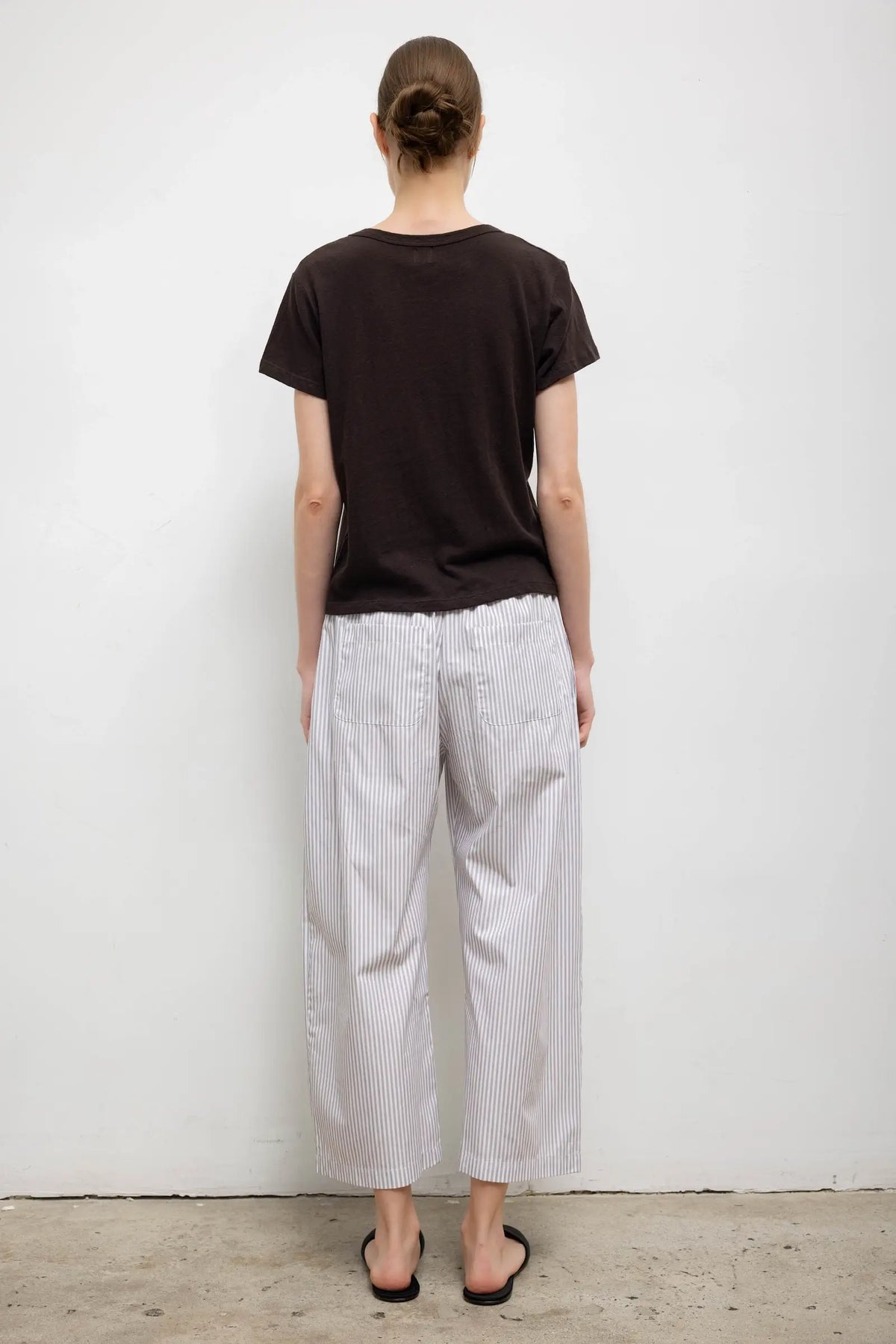 Laura V Neck Tee - Chocolate - Image 6