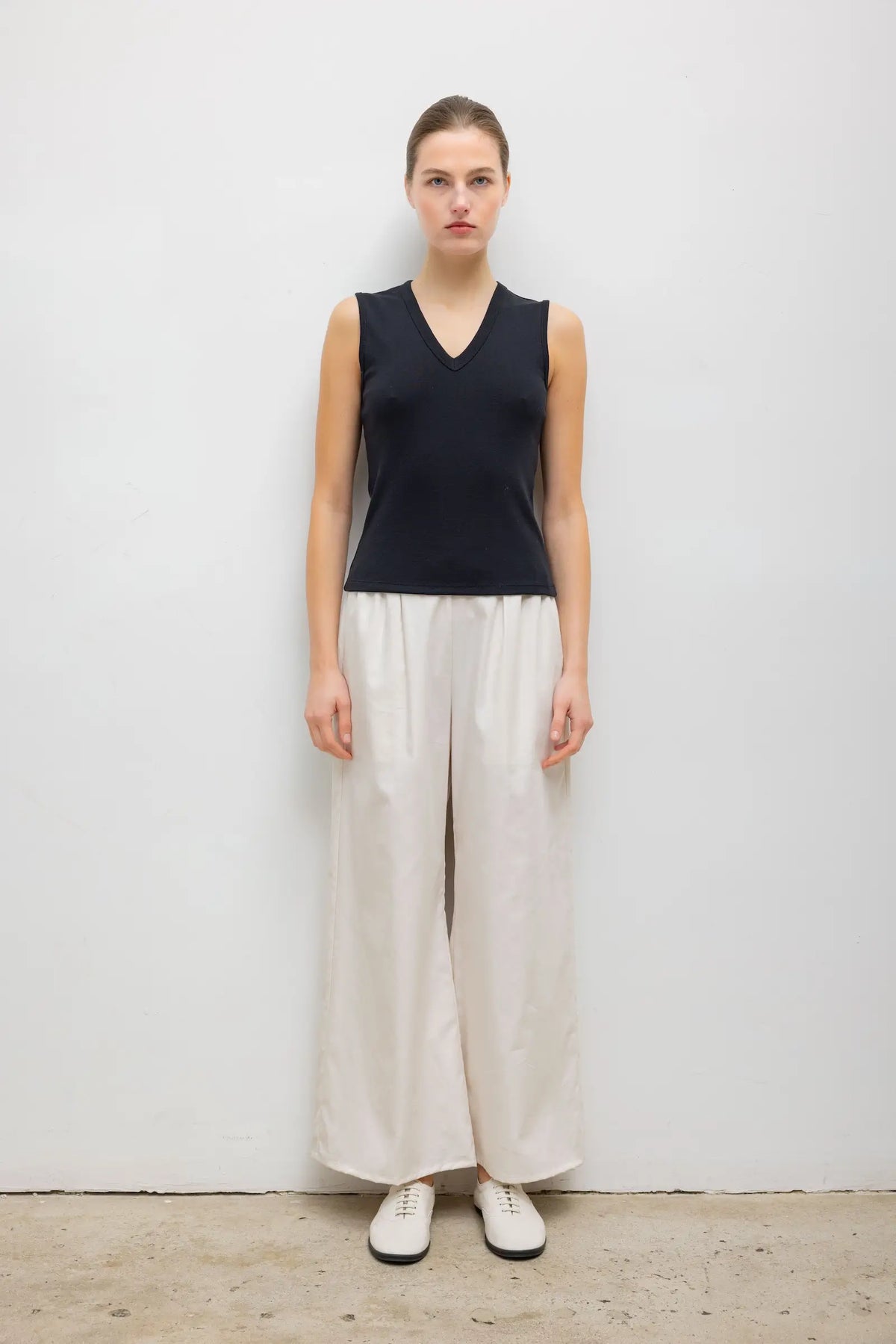 Nando Sleeveless V Neck - Black - Image 3