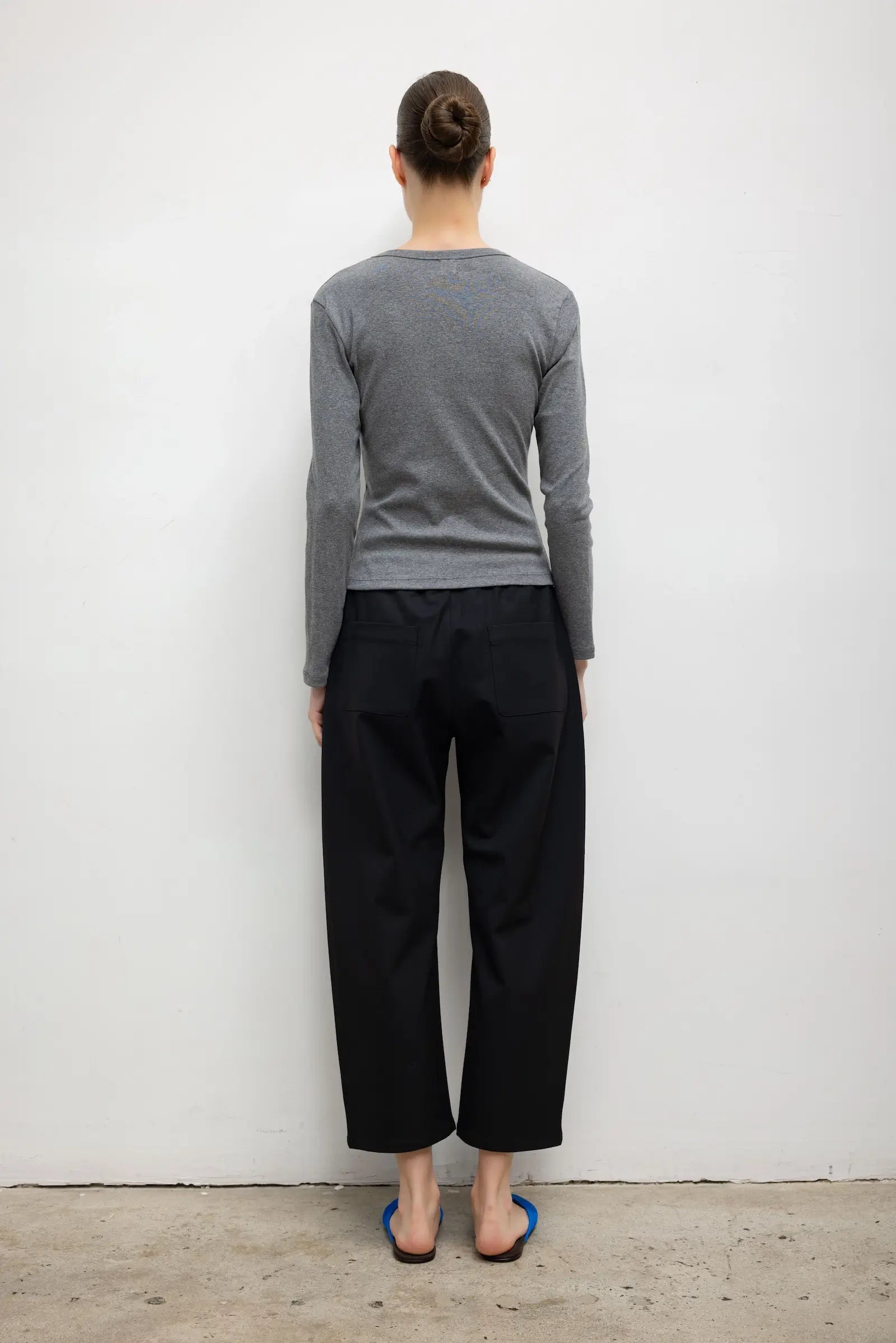 Pre-Order: Nando Slim Long Sleeve V Neck